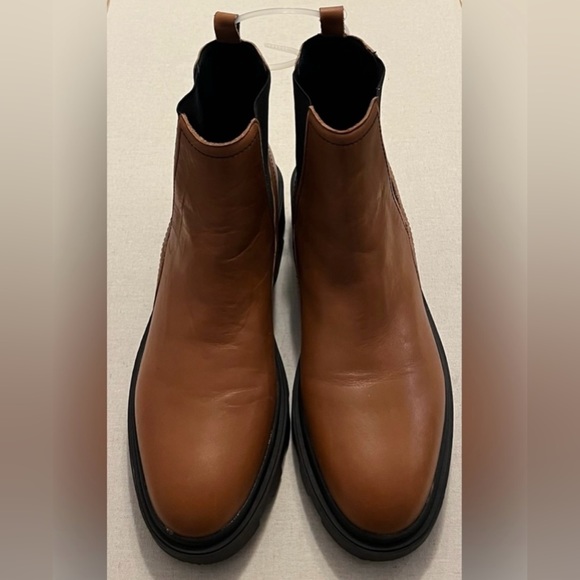 Marc Fisher Classic Tan/Carmel Leather Chelsea Boot - 9.5 - Picture 2 of 6